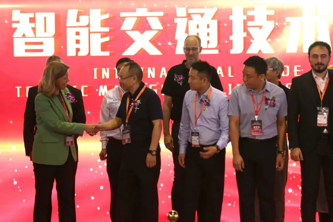 1702517357325615.jpg 640 (6).jpg